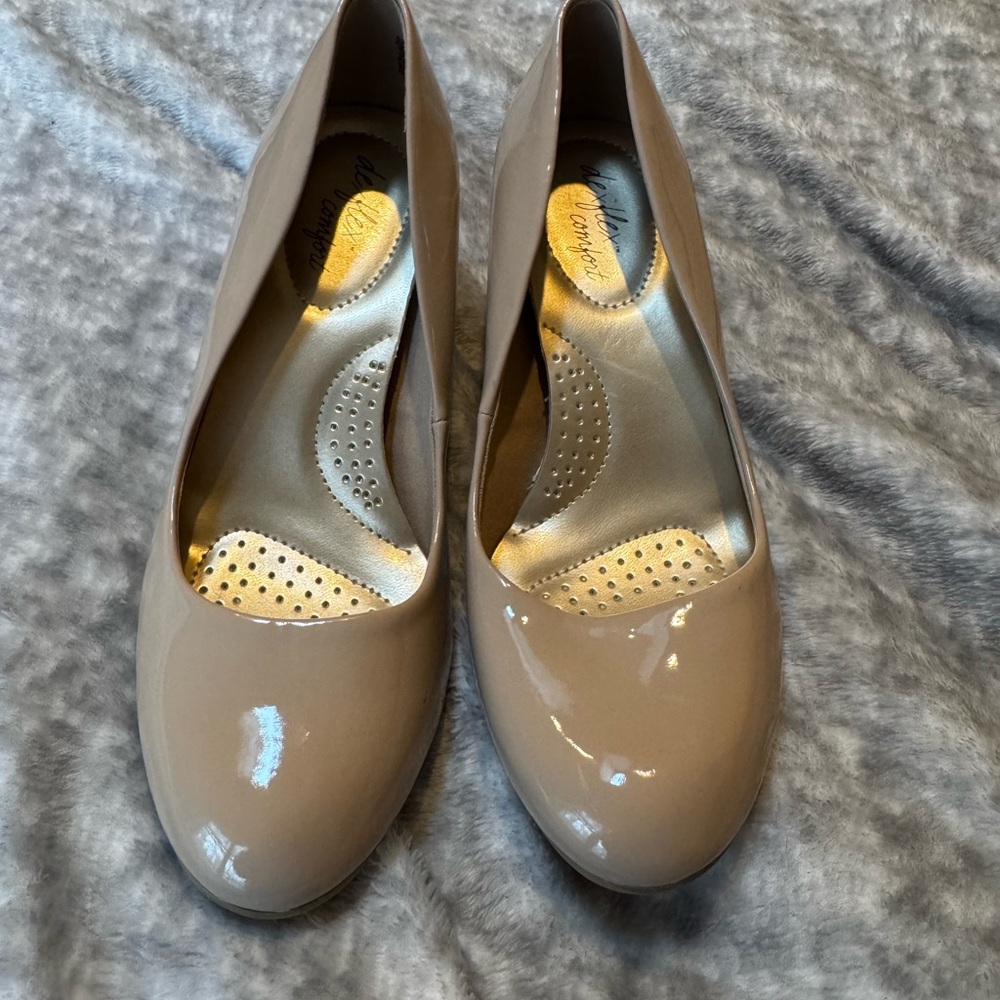 Dexflex comfort Beige Women's Heels